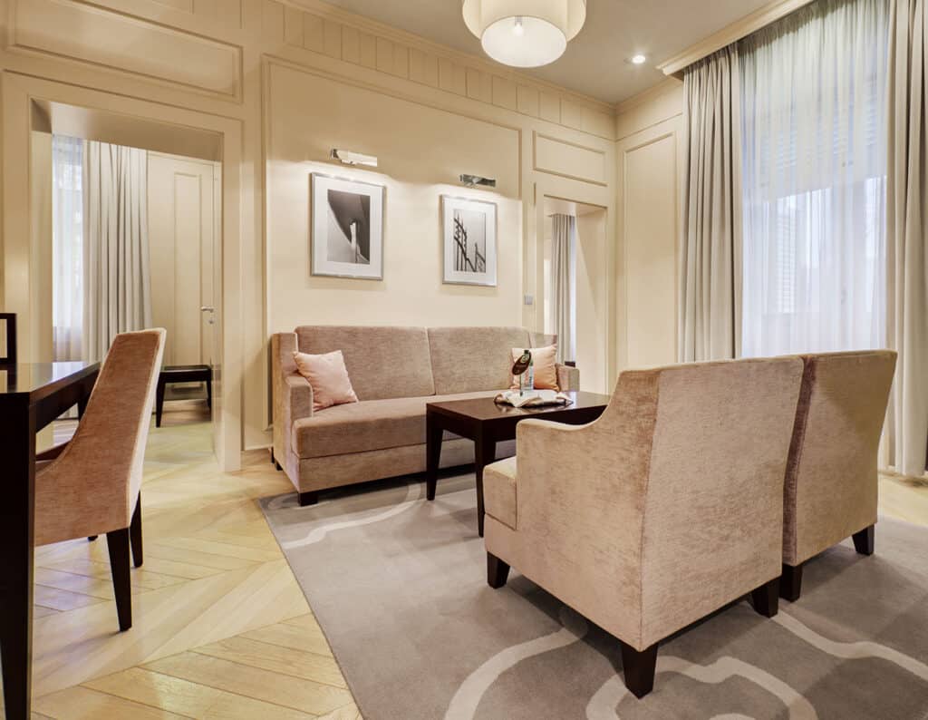 family item 01 - Family Suite