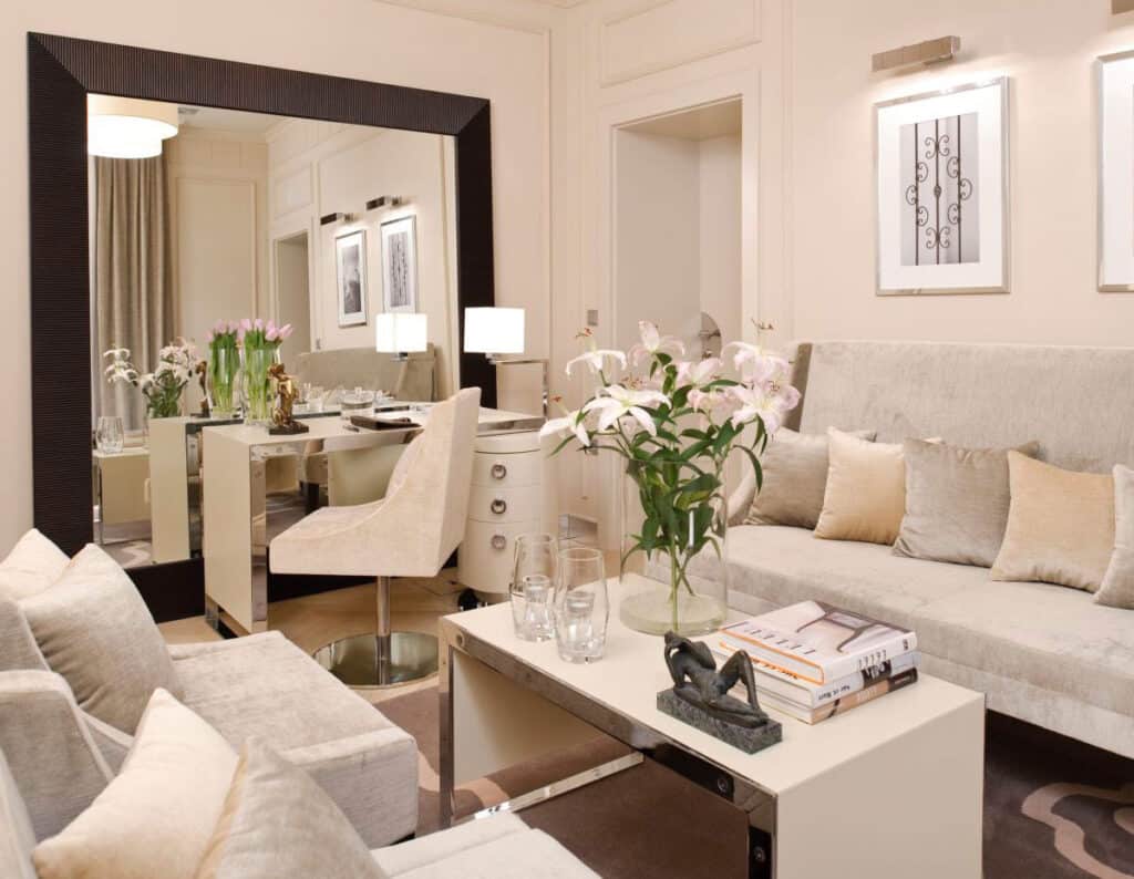 signature item 01 - Signature Suite