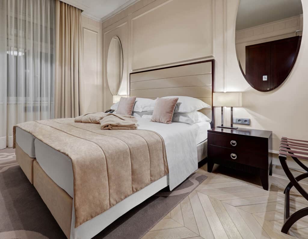 standart item 01 - Standard double room with forest view